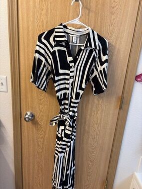 H&M Black & White Geometric Tie-Waist Shirt Dress